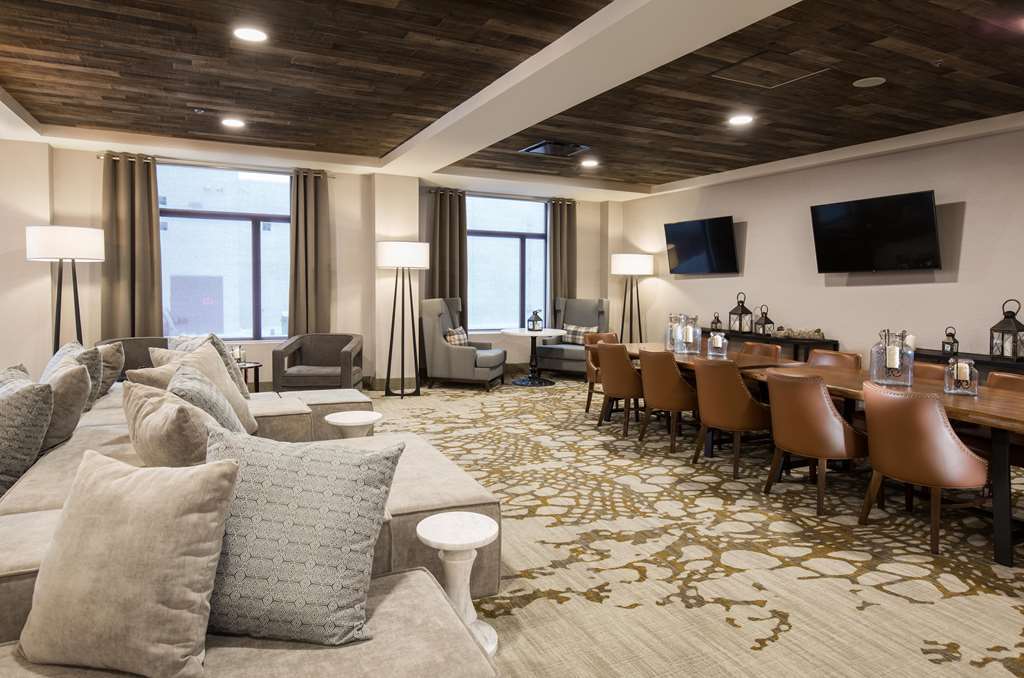 Pomeroy Hotel Fort Mcmurray Beltér fotó